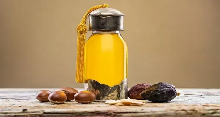 Argan oil, one of the best natural oils for deep skin hydration.