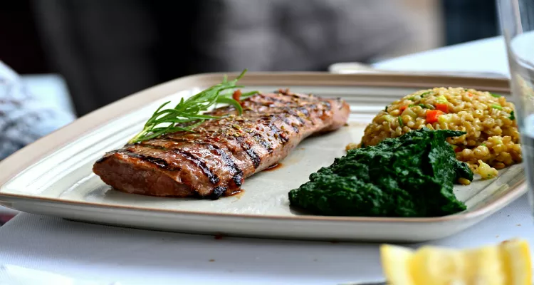 Nutrient-packed meal with natural remedies to combat male fatigue