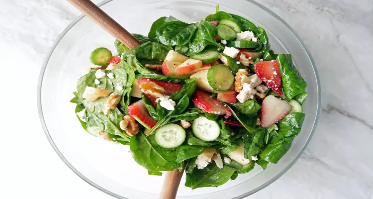 Spinach salad, a nutrient-rich superfood to boost immunity.