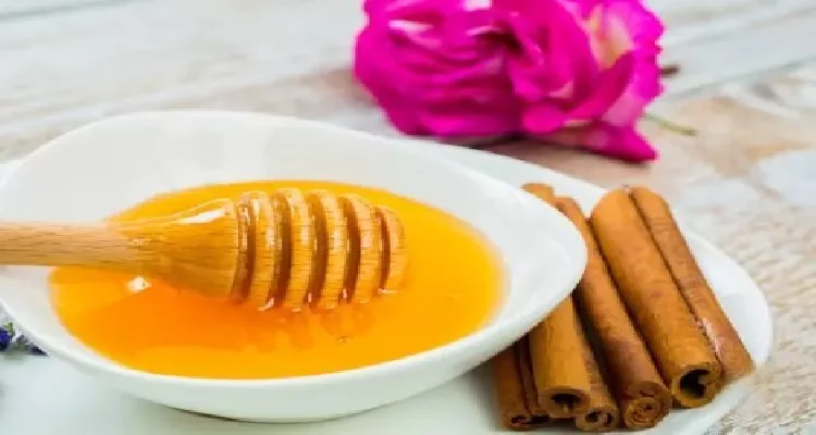 A guide to choosing raw honey and Ceylon cinnamon for the best health benefits