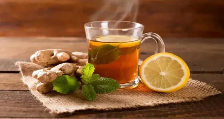 Ginger tea, a natural tea to improve digestion, with fresh ginger and lemon