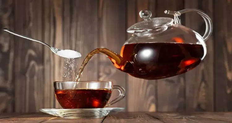 Nettle tea for natural joint pain relief in the elderly