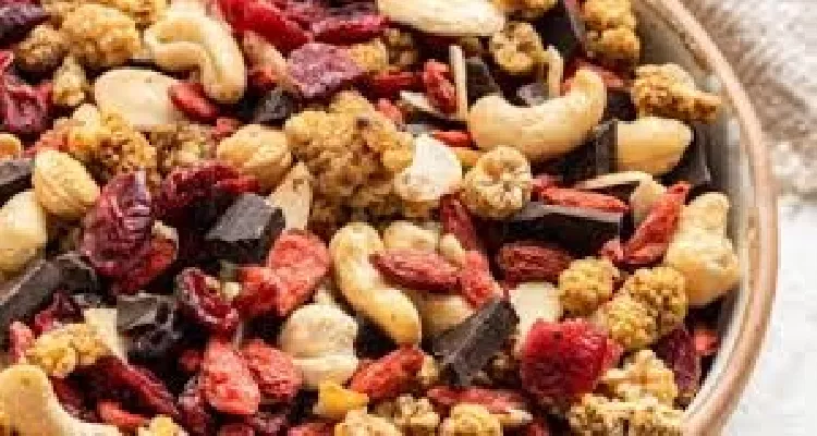Trail mix with goji berries for eye and immune system health