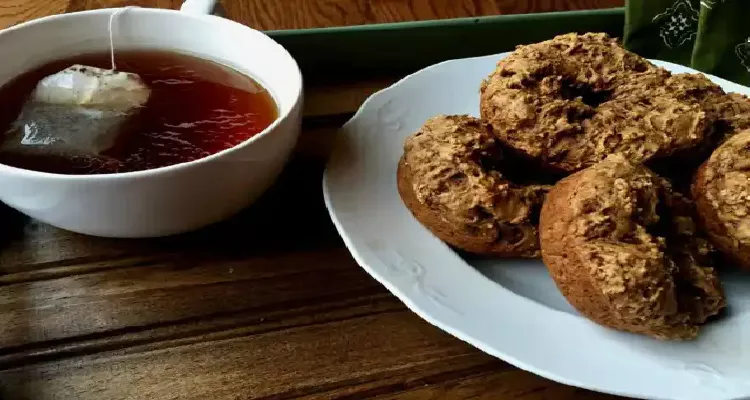 Culinary uses of chia, supporting benefits for heart and weight control.